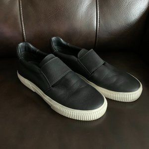 Vince Black Sneakers (Women's Size 7, EUR 37)